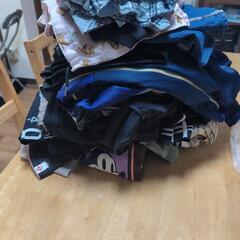 大量の服未使用や数回着用