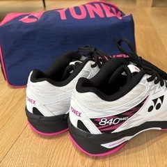 美品】YONEX バドミントンシューズ ホワイト/ピンクサイズ25cm