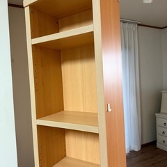 スリムな本棚の画像