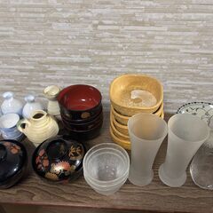 食器　サイドボードの画像