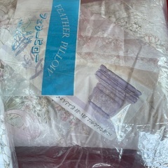 羽枕　フェザーピロー　新品２つあります。の画像