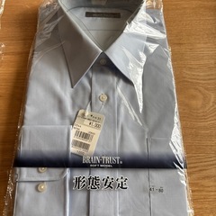 2枚、長袖ワイシャツの画像