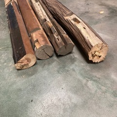 無料です！長さ110〜130cmほどの材木の画像