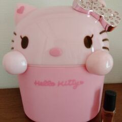 HELLO KITTY♪小物入れ！？ダストボックス！？【カー用品】