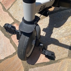BTM 子供用三輪車 5in1新色 三輪車のりもの BTM 押し棒付き ランニング 三輪車 自転車 おもちゃ 乗用玩具 おしゃれ 1歳-5歳 幼児用 プレゼント お祝い ギフト(ベージュ×ブラウン)の画像