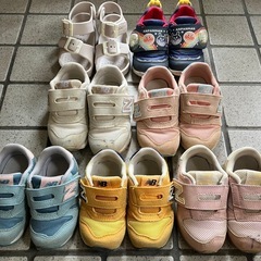 【7足セット】子供靴 スニーカー サンダル まとめ売り　ニューバ...
