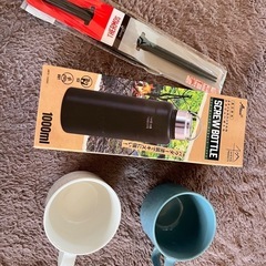 洋服40点・靴4点・ブランド帽子含め冬コート・ZARAパンプス・食器まとめ売りの画像
