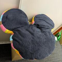 ミッキーの形した座布団×2つの画像
