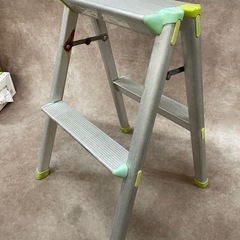 脚立　2段　高さ57cm  アルミ製の画像