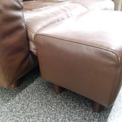 中古品 オットマン付 2人掛けソファブラウン 合皮の画像