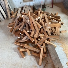 薪　キャンプファイヤー　廃材の画像