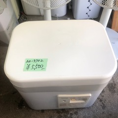 NO:3702 餅つき機　箱・説明書付き お買い得品‼️