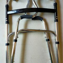折りたたみ式 四脚歩行器