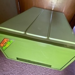 収納引き出し　収納ケース　（割れあり）