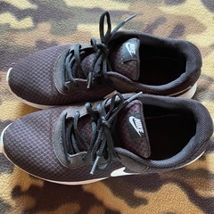 NIKE TANJUNスニーカーの画像