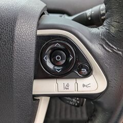 ★上級！禁煙車！TSS！プリウス【Sツーリングセレクション】レザーシート！9インチナビ！ETC！Bカメラ！LEDライト！Bluetooth！フルセグ★の画像