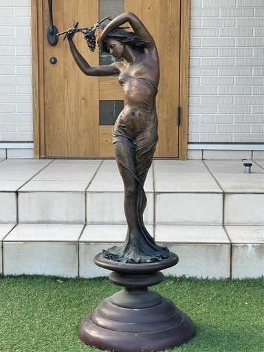 ブロンズ像　葡萄をかざした少女　大サイズ