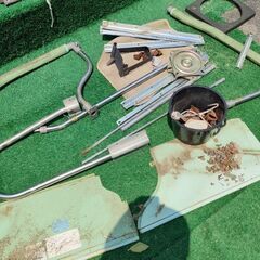 幼稚園バス解体後の部品 鉄くず