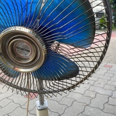 古い扇風機の画像