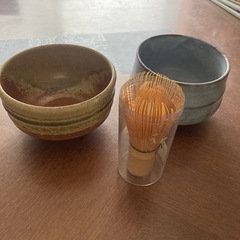 茶筌と抹茶茶碗
