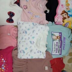 🆕超超お値下げ🆕子ども服❤️　子供服✨️　キッズ💠　長靴👢　スニーカー🩷　傘☂️　フォーマル靴👗　ヘルメット！の画像