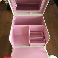 コスメとメイクボックス
の画像