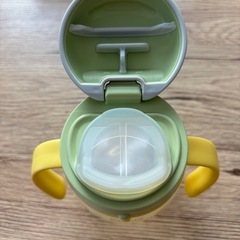 combi はじめてコップ 
マグ の画像