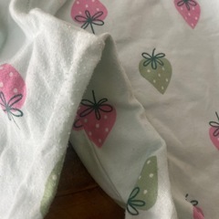 〈CAT＆JACK〉いちごレギンス10/12の画像