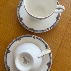 ロイヤルダルトンのカップ（２客セット）の画像