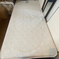 引き出し付きシングルベッド再投稿金曜夜までの画像
