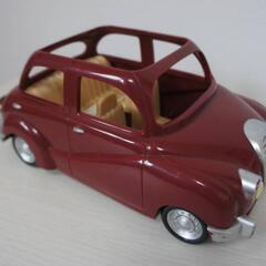 シルバニアの家２軒と車と小物少しセットの画像