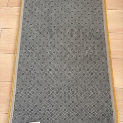 【美品】フロアマット　イエロー　タイル柄の画像