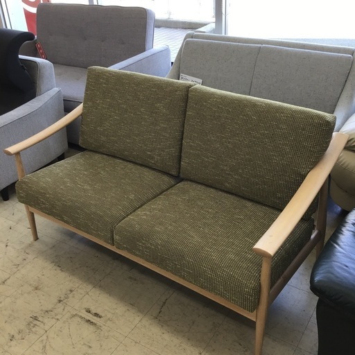 2人掛けソファー 木製肘掛け