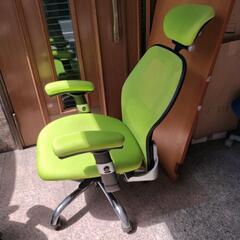 美品  𝐋𝐎𝐖𝐘𝐀  チェアー ゲーミングチェアーの画像