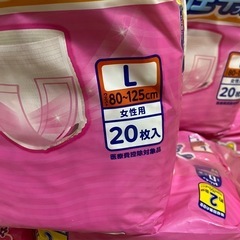 高齢者用のおむつの画像