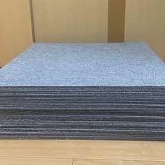 【美品✨】ニトリ タイルカーペット MGY グレー 28枚＋切れ...