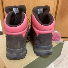 トレッキングシューズの画像