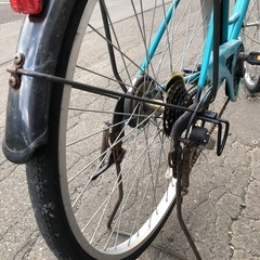 防犯登録解除済み 6段切り替え　26インチ 鍵付き　ライト付き　自転車の画像