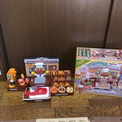 おりょうりいっぱい！つくってならべて！できたてアンパンマンレストラン！
