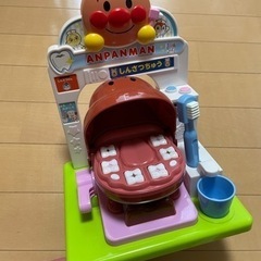 おもちゃ数点の画像