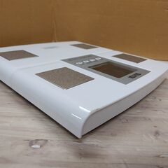 美品　未使用品　2025年製　タニタ 体重計 体組成計 ヘルスメーター BC-705N【体脂肪率/内臓脂肪レベル/筋肉量/基礎代謝量/体内年齢/BMI/日本製/乗るピタ】の画像