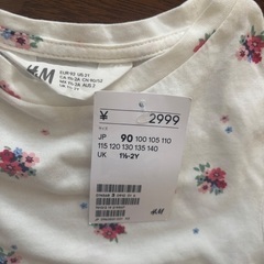 《新品タグ付》【H&M】子供用 シンプル小花柄T-shirtの画像