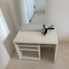 【取引中】LOWYA ドレッサー　の画像