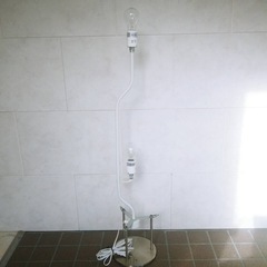 値下げ　QA2322 動作品　インテリアランプ　照明　フロアライト　スタンドライト　間接照明の画像