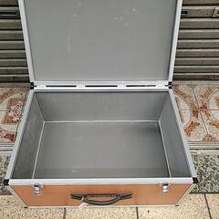 収納ボックスの画像