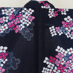 浴衣 女性ゆかた 紺色ｘ白色ｘピンク色 アジサイ模様 ぼかし染め コーマ地 綿 夏物 レディース 仕立て上がり 身丈159cm 【キモノオフ野々市若松店】の画像