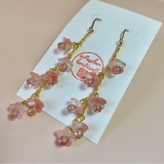 しだれ桜の揺れるピアス(イヤリング) ハンドメイド