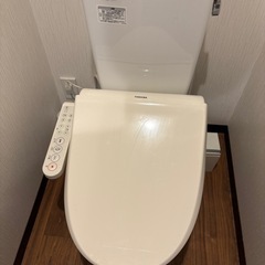 箱付き　温水洗浄便座 TOSHIBA SCS-T160 ウォシュレット