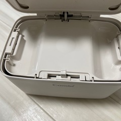 コンビ　combi  おしりふきウォーマー
の画像