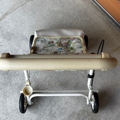 【美品】 シルバーカー 花柄   使用感少なめの画像